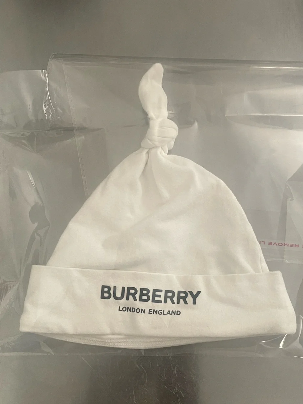 BURBERRY White Unisex Baby / Toddler Knot Hat With Logo - XXS